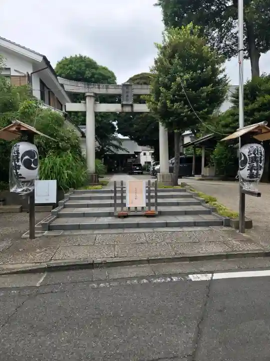 天沼熊野神社の{uncategorized: "未分類", other: "その他", undefined: "問題あり", building: "その他建物", grave: "お墓", sacred_gate: "鳥居", guardian: "狛犬", statue: "像", buddha: "仏像", history: "歴史", nature: "自然", garden: "庭園", animal: "動物", pagoda: "塔", temizu: "手水舎", mountain_gate: "山門・神門", sanctuary: "本殿・本堂", subordinate: "末社・摂社", art: "芸術", scenery: "景色", jizo: "地蔵", ema: "絵馬", goshuin: "御朱印", omikuji: "おみくじ", items: "授与品その他", amulet: "お守り", goshuincho: "御朱印帳", eats: "食事", festival: "お祭り", votive_dance: "神楽", shichigosan: "七五三参", wedding: "結婚式", experience: "体験その他", initially: "初詣", around: "周辺", anti_infection: "感染症対策"}