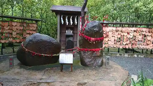 葛原岡神社の末社・摂社
