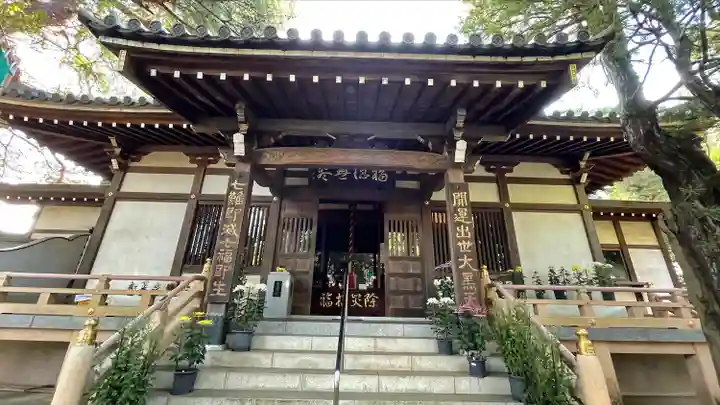 三寳寺の本殿・本堂