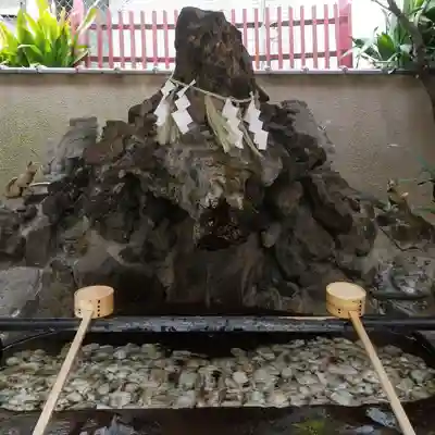 三崎稲荷神社の手水舎