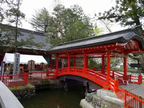 生島足島神社の庭園