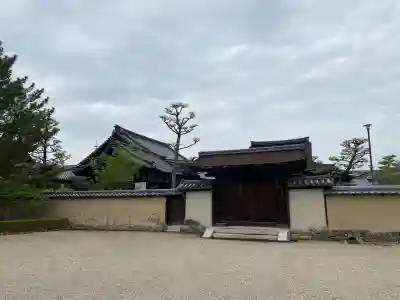 北室院の{uncategorized: "未分類", other: "その他", undefined: "問題あり", building: "その他建物", grave: "お墓", sacred_gate: "鳥居", guardian: "狛犬", statue: "像", buddha: "仏像", history: "歴史", nature: "自然", garden: "庭園", animal: "動物", pagoda: "塔", temizu: "手水舎", mountain_gate: "山門・神門", sanctuary: "本殿・本堂", subordinate: "末社・摂社", art: "芸術", scenery: "景色", jizo: "地蔵", ema: "絵馬", goshuin: "御朱印", omikuji: "おみくじ", items: "授与品その他", amulet: "お守り", goshuincho: "御朱印帳", eats: "食事", festival: "お祭り", votive_dance: "神楽", shichigosan: "七五三参", wedding: "結婚式", experience: "体験その他", initially: "初詣", around: "周辺", anti_infection: "感染症対策"}