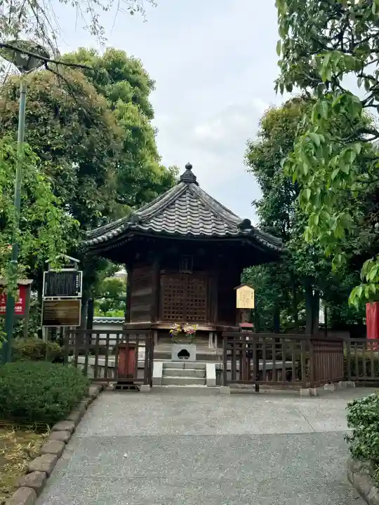浅草寺の{uncategorized: "未分類", other: "その他", undefined: "問題あり", building: "その他建物", grave: "お墓", sacred_gate: "鳥居", guardian: "狛犬", statue: "像", buddha: "仏像", history: "歴史", nature: "自然", garden: "庭園", animal: "動物", pagoda: "塔", temizu: "手水舎", mountain_gate: "山門・神門", sanctuary: "本殿・本堂", subordinate: "末社・摂社", art: "芸術", scenery: "景色", jizo: "地蔵", ema: "絵馬", goshuin: "御朱印", omikuji: "おみくじ", items: "授与品その他", amulet: "お守り", goshuincho: "御朱印帳", eats: "食事", festival: "お祭り", votive_dance: "神楽", shichigosan: "七五三参", wedding: "結婚式", experience: "体験その他", initially: "初詣", around: "周辺", anti_infection: "感染症対策"}