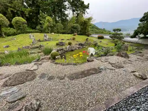 勝利寺の庭園