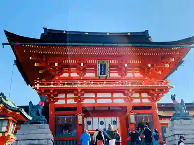 伏見稲荷大社の山門・神門