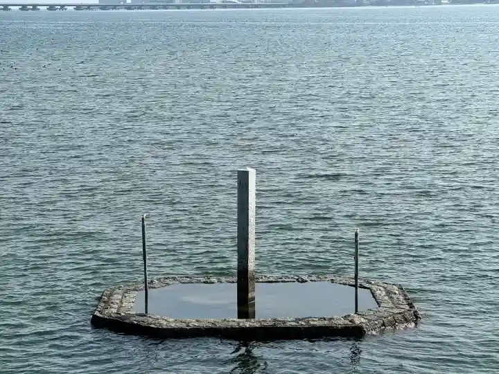 満月寺(浮御堂)の{uncategorized: "未分類", other: "その他", undefined: "問題あり", building: "その他建物", grave: "お墓", sacred_gate: "鳥居", guardian: "狛犬", statue: "像", buddha: "仏像", history: "歴史", nature: "自然", garden: "庭園", animal: "動物", pagoda: "塔", temizu: "手水舎", mountain_gate: "山門・神門", sanctuary: "本殿・本堂", subordinate: "末社・摂社", art: "芸術", scenery: "景色", jizo: "地蔵", ema: "絵馬", goshuin: "御朱印", omikuji: "おみくじ", items: "授与品その他", amulet: "お守り", goshuincho: "御朱印帳", eats: "食事", festival: "お祭り", votive_dance: "神楽", shichigosan: "七五三参", wedding: "結婚式", experience: "体験その他", initially: "初詣", around: "周辺", anti_infection: "感染症対策"}