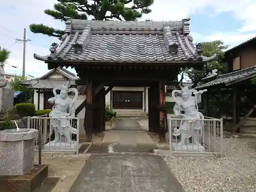 普光山 東照寺の山門