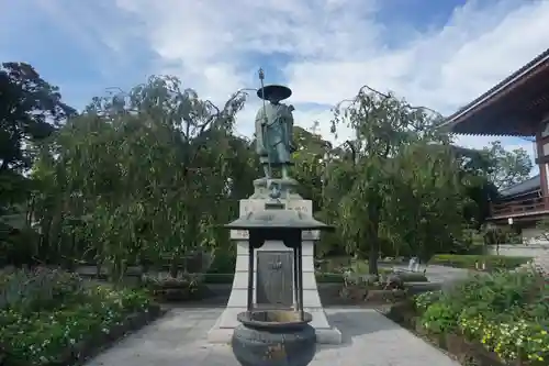 西新井大師総持寺の像