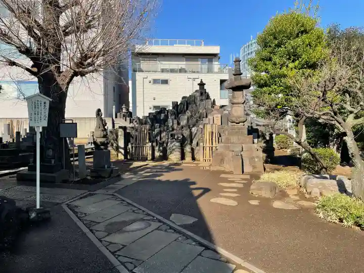 瑞円寺の{uncategorized: "未分類", other: "その他", undefined: "問題あり", building: "その他建物", grave: "お墓", sacred_gate: "鳥居", guardian: "狛犬", statue: "像", buddha: "仏像", history: "歴史", nature: "自然", garden: "庭園", animal: "動物", pagoda: "塔", temizu: "手水舎", mountain_gate: "山門・神門", sanctuary: "本殿・本堂", subordinate: "末社・摂社", art: "芸術", scenery: "景色", jizo: "地蔵", ema: "絵馬", goshuin: "御朱印", omikuji: "おみくじ", items: "授与品その他", amulet: "お守り", goshuincho: "御朱印帳", eats: "食事", festival: "お祭り", votive_dance: "神楽", shichigosan: "七五三参", wedding: "結婚式", experience: "体験その他", initially: "初詣", around: "周辺", anti_infection: "感染症対策"}