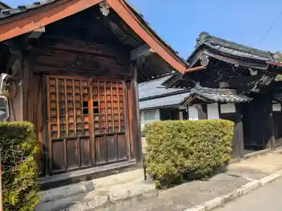 満願寺の{uncategorized: "未分類", other: "その他", undefined: "問題あり", building: "その他建物", grave: "お墓", sacred_gate: "鳥居", guardian: "狛犬", statue: "像", buddha: "仏像", history: "歴史", nature: "自然", garden: "庭園", animal: "動物", pagoda: "塔", temizu: "手水舎", mountain_gate: "山門・神門", sanctuary: "本殿・本堂", subordinate: "末社・摂社", art: "芸術", scenery: "景色", jizo: "地蔵", ema: "絵馬", goshuin: "御朱印", omikuji: "おみくじ", items: "授与品その他", amulet: "お守り", goshuincho: "御朱印帳", eats: "食事", festival: "お祭り", votive_dance: "神楽", shichigosan: "七五三参", wedding: "結婚式", experience: "体験その他", initially: "初詣", around: "周辺", anti_infection: "感染症対策"}