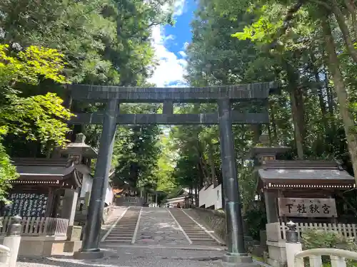 諏訪大社下社秋宮(長野県)