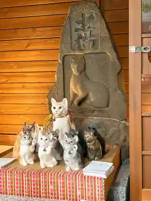 忠猫神社の{uncategorized: "未分類", other: "その他", undefined: "問題あり", building: "その他建物", grave: "お墓", sacred_gate: "鳥居", guardian: "狛犬", statue: "像", buddha: "仏像", history: "歴史", nature: "自然", garden: "庭園", animal: "動物", pagoda: "塔", temizu: "手水舎", mountain_gate: "山門・神門", sanctuary: "本殿・本堂", subordinate: "末社・摂社", art: "芸術", scenery: "景色", jizo: "地蔵", ema: "絵馬", goshuin: "御朱印", omikuji: "おみくじ", items: "授与品その他", amulet: "お守り", goshuincho: "御朱印帳", eats: "食事", festival: "お祭り", votive_dance: "神楽", shichigosan: "七五三参", wedding: "結婚式", experience: "体験その他", initially: "初詣", around: "周辺", anti_infection: "感染症対策"}