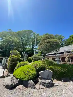 白旗神社の{uncategorized: "未分類", other: "その他", undefined: "問題あり", building: "その他建物", grave: "お墓", sacred_gate: "鳥居", guardian: "狛犬", statue: "像", buddha: "仏像", history: "歴史", nature: "自然", garden: "庭園", animal: "動物", pagoda: "塔", temizu: "手水舎", mountain_gate: "山門・神門", sanctuary: "本殿・本堂", subordinate: "末社・摂社", art: "芸術", scenery: "景色", jizo: "地蔵", ema: "絵馬", goshuin: "御朱印", omikuji: "おみくじ", items: "授与品その他", amulet: "お守り", goshuincho: "御朱印帳", eats: "食事", festival: "お祭り", votive_dance: "神楽", shichigosan: "七五三参", wedding: "結婚式", experience: "体験その他", initially: "初詣", around: "周辺", anti_infection: "感染症対策"}