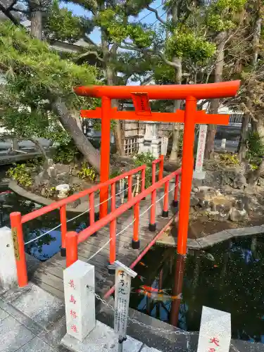 相模国総社六所神社の{uncategorized: "未分類", other: "その他", undefined: "問題あり", building: "その他建物", grave: "お墓", sacred_gate: "鳥居", guardian: "狛犬", statue: "像", buddha: "仏像", history: "歴史", nature: "自然", garden: "庭園", animal: "動物", pagoda: "塔", temizu: "手水舎", mountain_gate: "山門・神門", sanctuary: "本殿・本堂", subordinate: "末社・摂社", art: "芸術", scenery: "景色", jizo: "地蔵", ema: "絵馬", goshuin: "御朱印", omikuji: "おみくじ", items: "授与品その他", amulet: "お守り", goshuincho: "御朱印帳", eats: "食事", festival: "お祭り", votive_dance: "神楽", shichigosan: "七五三参", wedding: "結婚式", experience: "体験その他", initially: "初詣", around: "周辺", anti_infection: "感染症対策"}