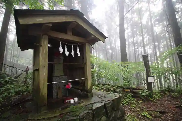 武蔵御嶽神社の末社・摂社