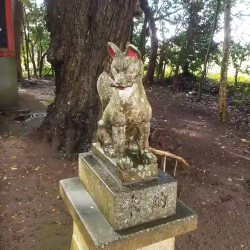 出世稲荷神社の狛犬