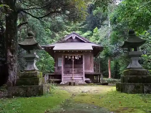 茂宇気神社の本殿