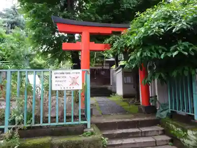 出世稲荷神社（春日稲荷神社）の鳥居