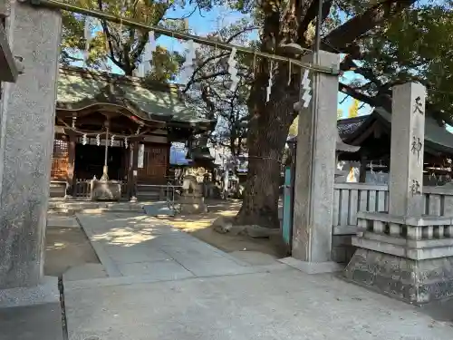 天神社（桑津天神社）の{uncategorized: "未分類", other: "その他", undefined: "問題あり", building: "その他建物", grave: "お墓", sacred_gate: "鳥居", guardian: "狛犬", statue: "像", buddha: "仏像", history: "歴史", nature: "自然", garden: "庭園", animal: "動物", pagoda: "塔", temizu: "手水舎", mountain_gate: "山門・神門", sanctuary: "本殿・本堂", subordinate: "末社・摂社", art: "芸術", scenery: "景色", jizo: "地蔵", ema: "絵馬", goshuin: "御朱印", omikuji: "おみくじ", items: "授与品その他", amulet: "お守り", goshuincho: "御朱印帳", eats: "食事", festival: "お祭り", votive_dance: "神楽", shichigosan: "七五三参", wedding: "結婚式", experience: "体験その他", initially: "初詣", around: "周辺", anti_infection: "感染症対策"}