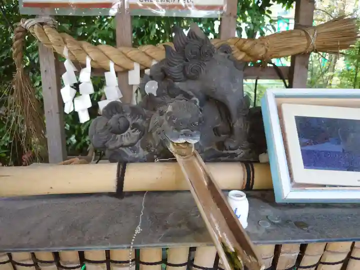 江北氷川神社の手水舎