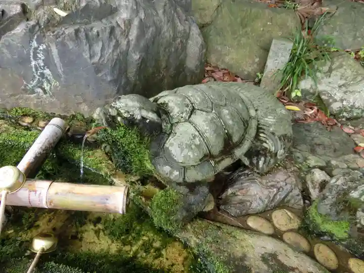 氣比神宮の手水舎