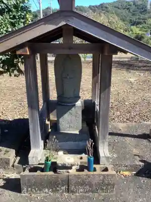 楽田原の三十三間堂の本殿・本堂