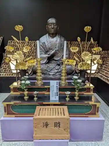 高幡不動尊　金剛寺の像