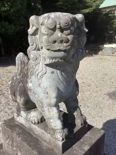 神明神社（出川）の狛犬