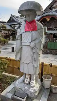 貞照寺の像