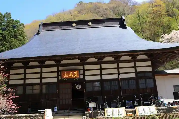 観音寺の本殿・本堂