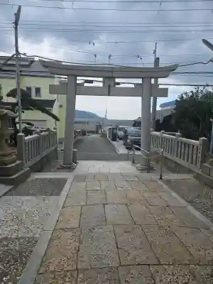 舞子六神社／まいこむの宮の{uncategorized: "未分類", other: "その他", undefined: "問題あり", building: "その他建物", grave: "お墓", sacred_gate: "鳥居", guardian: "狛犬", statue: "像", buddha: "仏像", history: "歴史", nature: "自然", garden: "庭園", animal: "動物", pagoda: "塔", temizu: "手水舎", mountain_gate: "山門・神門", sanctuary: "本殿・本堂", subordinate: "末社・摂社", art: "芸術", scenery: "景色", jizo: "地蔵", ema: "絵馬", goshuin: "御朱印", omikuji: "おみくじ", items: "授与品その他", amulet: "お守り", goshuincho: "御朱印帳", eats: "食事", festival: "お祭り", votive_dance: "神楽", shichigosan: "七五三参", wedding: "結婚式", experience: "体験その他", initially: "初詣", around: "周辺", anti_infection: "感染症対策"}
