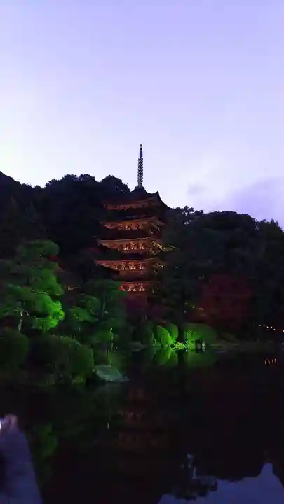 瑠璃光寺の塔