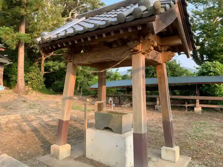 神明神社の手水舎