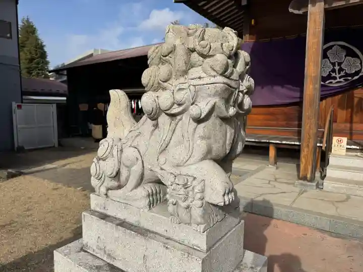 諏訪神社の狛犬