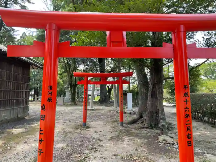 築山神社の鳥居