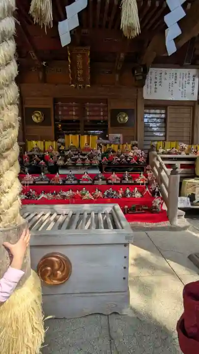座間神社の{uncategorized: "未分類", other: "その他", undefined: "問題あり", building: "その他建物", grave: "お墓", sacred_gate: "鳥居", guardian: "狛犬", statue: "像", buddha: "仏像", history: "歴史", nature: "自然", garden: "庭園", animal: "動物", pagoda: "塔", temizu: "手水舎", mountain_gate: "山門・神門", sanctuary: "本殿・本堂", subordinate: "末社・摂社", art: "芸術", scenery: "景色", jizo: "地蔵", ema: "絵馬", goshuin: "御朱印", omikuji: "おみくじ", items: "授与品その他", amulet: "お守り", goshuincho: "御朱印帳", eats: "食事", festival: "お祭り", votive_dance: "神楽", shichigosan: "七五三参", wedding: "結婚式", experience: "体験その他", initially: "初詣", around: "周辺", anti_infection: "感染症対策"}