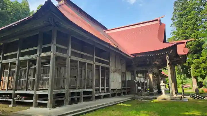 出羽月山湯殿山摂社岩根沢三神社(三山神社)の本殿・本堂