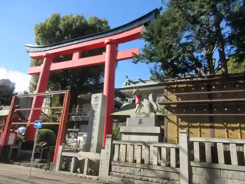 京濱伏見稲荷神社の鳥居