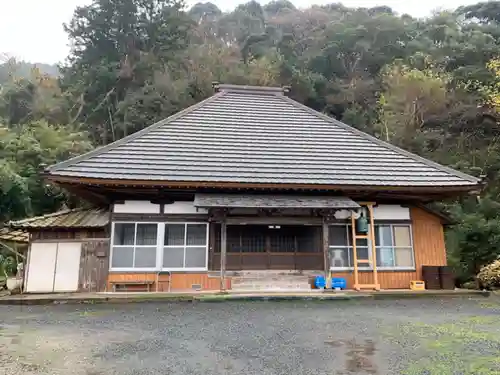 円照院の本殿・本堂