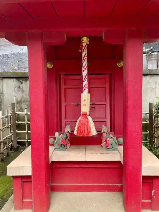 駒込天祖神社の{uncategorized: "未分類", other: "その他", undefined: "問題あり", building: "その他建物", grave: "お墓", sacred_gate: "鳥居", guardian: "狛犬", statue: "像", buddha: "仏像", history: "歴史", nature: "自然", garden: "庭園", animal: "動物", pagoda: "塔", temizu: "手水舎", mountain_gate: "山門・神門", sanctuary: "本殿・本堂", subordinate: "末社・摂社", art: "芸術", scenery: "景色", jizo: "地蔵", ema: "絵馬", goshuin: "御朱印", omikuji: "おみくじ", items: "授与品その他", amulet: "お守り", goshuincho: "御朱印帳", eats: "食事", festival: "お祭り", votive_dance: "神楽", shichigosan: "七五三参", wedding: "結婚式", experience: "体験その他", initially: "初詣", around: "周辺", anti_infection: "感染症対策"}