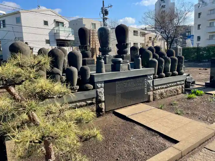 瑞円寺の{uncategorized: "未分類", other: "その他", undefined: "問題あり", building: "その他建物", grave: "お墓", sacred_gate: "鳥居", guardian: "狛犬", statue: "像", buddha: "仏像", history: "歴史", nature: "自然", garden: "庭園", animal: "動物", pagoda: "塔", temizu: "手水舎", mountain_gate: "山門・神門", sanctuary: "本殿・本堂", subordinate: "末社・摂社", art: "芸術", scenery: "景色", jizo: "地蔵", ema: "絵馬", goshuin: "御朱印", omikuji: "おみくじ", items: "授与品その他", amulet: "お守り", goshuincho: "御朱印帳", eats: "食事", festival: "お祭り", votive_dance: "神楽", shichigosan: "七五三参", wedding: "結婚式", experience: "体験その他", initially: "初詣", around: "周辺", anti_infection: "感染症対策"}