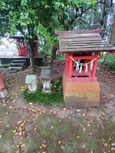 間中稲荷神社の末社・摂社