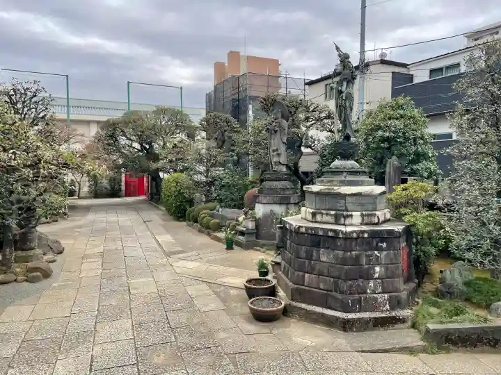 大円寺の{uncategorized: "未分類", other: "その他", undefined: "問題あり", building: "その他建物", grave: "お墓", sacred_gate: "鳥居", guardian: "狛犬", statue: "像", buddha: "仏像", history: "歴史", nature: "自然", garden: "庭園", animal: "動物", pagoda: "塔", temizu: "手水舎", mountain_gate: "山門・神門", sanctuary: "本殿・本堂", subordinate: "末社・摂社", art: "芸術", scenery: "景色", jizo: "地蔵", ema: "絵馬", goshuin: "御朱印", omikuji: "おみくじ", items: "授与品その他", amulet: "お守り", goshuincho: "御朱印帳", eats: "食事", festival: "お祭り", votive_dance: "神楽", shichigosan: "七五三参", wedding: "結婚式", experience: "体験その他", initially: "初詣", around: "周辺", anti_infection: "感染症対策"}