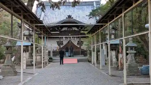立坂神社の{uncategorized: "未分類", other: "その他", undefined: "問題あり", building: "その他建物", grave: "お墓", sacred_gate: "鳥居", guardian: "狛犬", statue: "像", buddha: "仏像", history: "歴史", nature: "自然", garden: "庭園", animal: "動物", pagoda: "塔", temizu: "手水舎", mountain_gate: "山門・神門", sanctuary: "本殿・本堂", subordinate: "末社・摂社", art: "芸術", scenery: "景色", jizo: "地蔵", ema: "絵馬", goshuin: "御朱印", omikuji: "おみくじ", items: "授与品その他", amulet: "お守り", goshuincho: "御朱印帳", eats: "食事", festival: "お祭り", votive_dance: "神楽", shichigosan: "七五三参", wedding: "結婚式", experience: "体験その他", initially: "初詣", around: "周辺", anti_infection: "感染症対策"}
