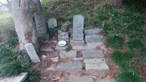 主石神社の仏像