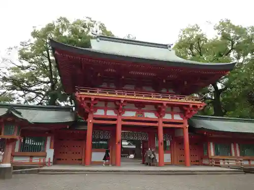 武蔵一宮氷川神社の山門・神門