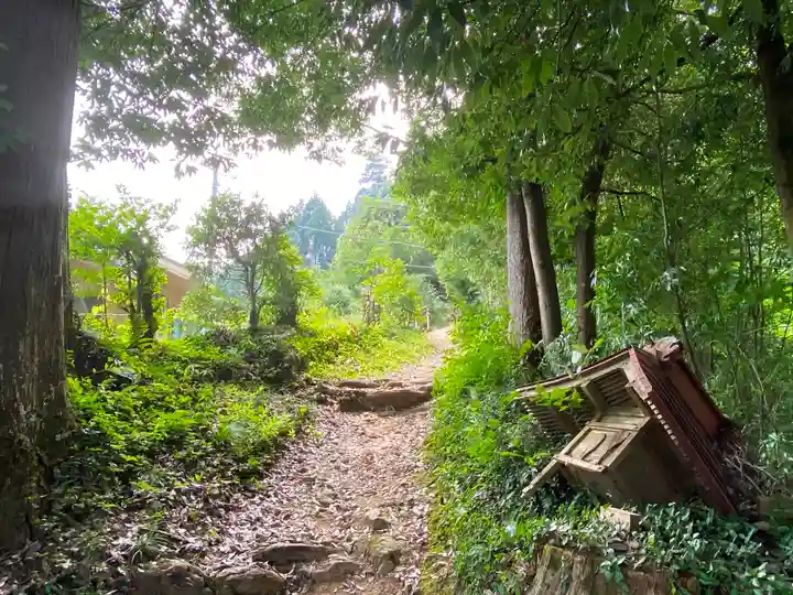 羽黒三田神社の周辺