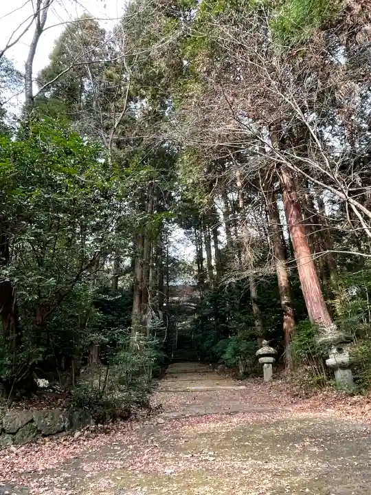 柞原八幡宮の{uncategorized: "未分類", other: "その他", undefined: "問題あり", building: "その他建物", grave: "お墓", sacred_gate: "鳥居", guardian: "狛犬", statue: "像", buddha: "仏像", history: "歴史", nature: "自然", garden: "庭園", animal: "動物", pagoda: "塔", temizu: "手水舎", mountain_gate: "山門・神門", sanctuary: "本殿・本堂", subordinate: "末社・摂社", art: "芸術", scenery: "景色", jizo: "地蔵", ema: "絵馬", goshuin: "御朱印", omikuji: "おみくじ", items: "授与品その他", amulet: "お守り", goshuincho: "御朱印帳", eats: "食事", festival: "お祭り", votive_dance: "神楽", shichigosan: "七五三参", wedding: "結婚式", experience: "体験その他", initially: "初詣", around: "周辺", anti_infection: "感染症対策"}