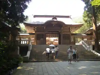 彌彦神社の山門・神門