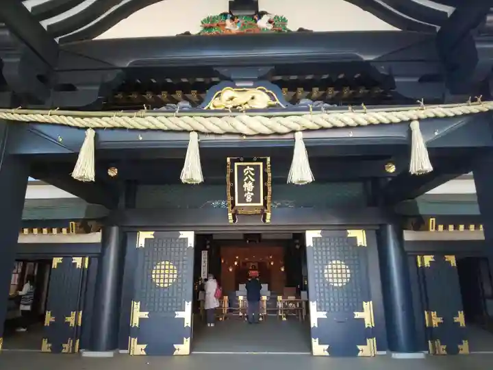 穴八幡宮の本殿・本堂